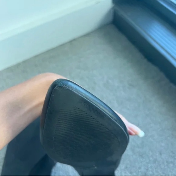 STEVE MADDEN  Pointed-toe Chain Mule - Picture 7 of 8